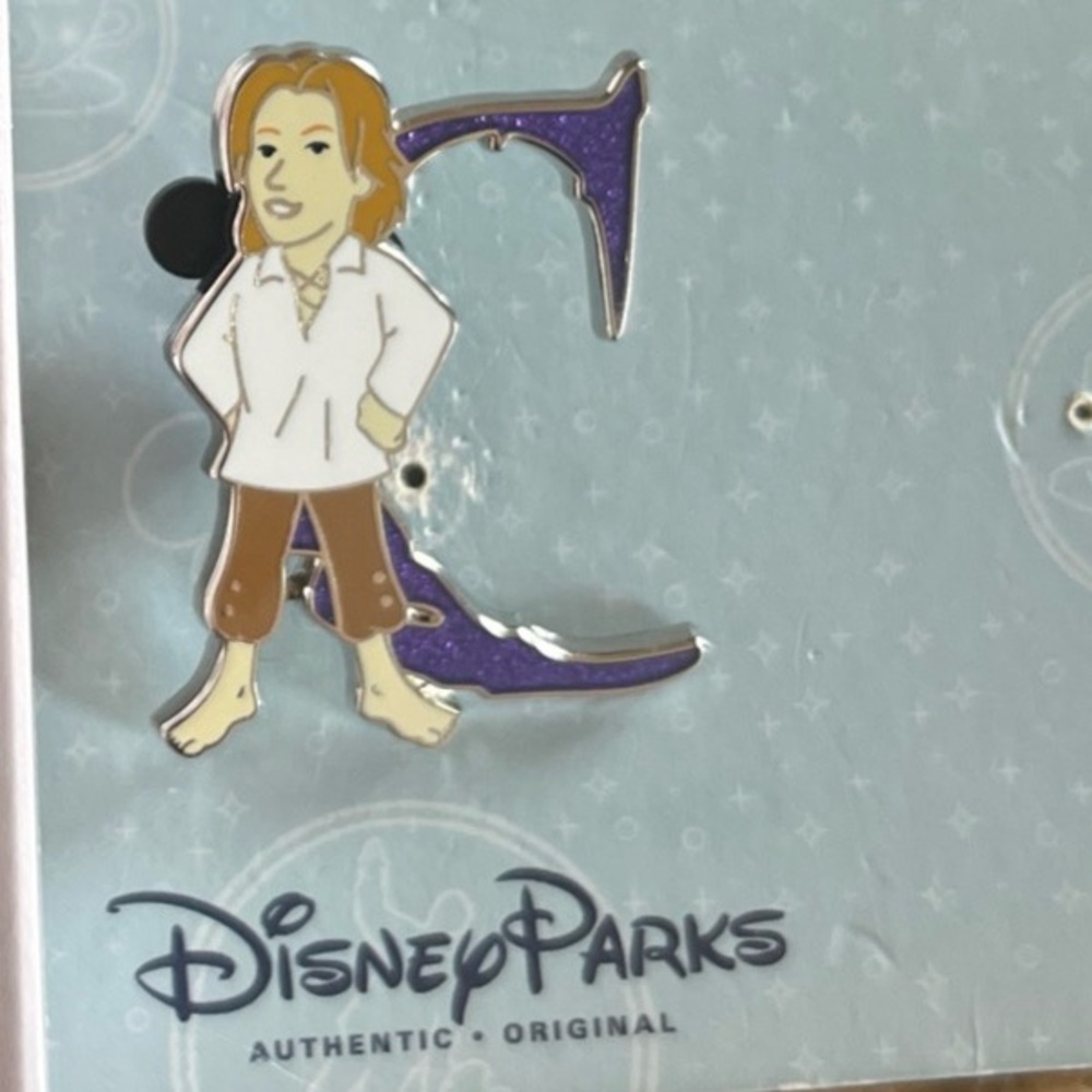 Disney Parks Hocus Pocus Thackery Binx Letter C  Halloween Pin